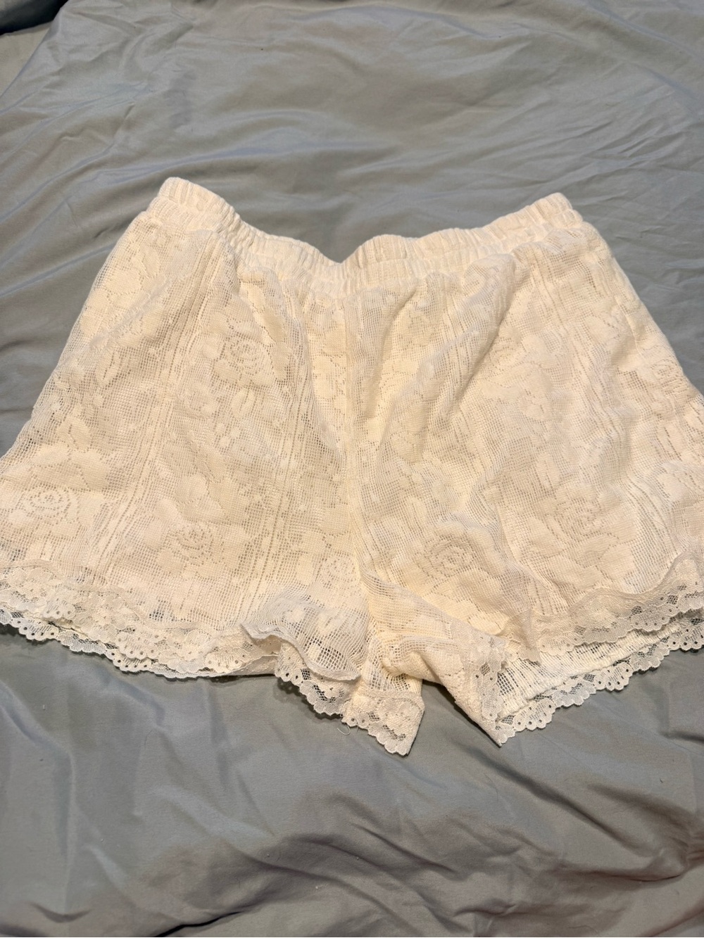 Monteau Ivory Lace Trim Lounge Shorts